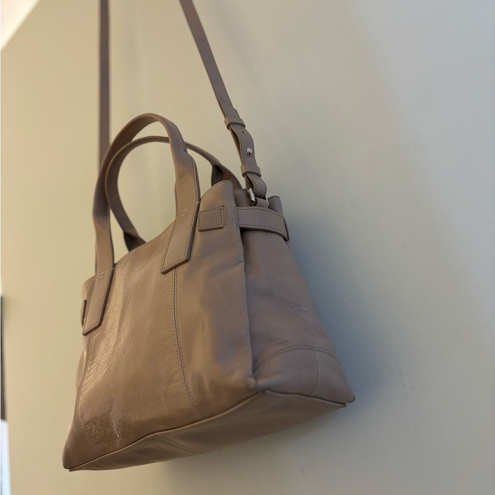 Chic Cole Haan Bonheur Medium Satchel Distressed Tan Leather Shoulder Bag - Picture 9 of 9